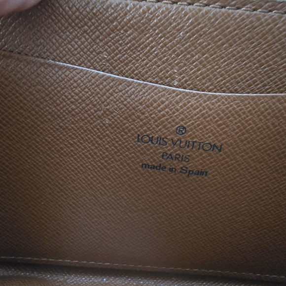 Louis Vuitton Monogram Zippy Wallet - Picture 5 of 9